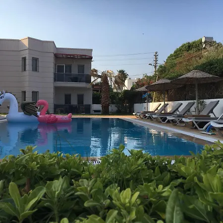 Tas Ev Suites Aparthotel Ortakent